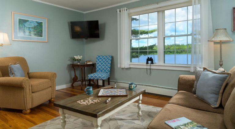 Top-Rated Maine B&B | Premium Guest Rooms With Luxurious Amenities