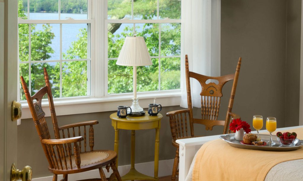 Elegant Room with Queen Bed & Beautiful Views| Casco Bay