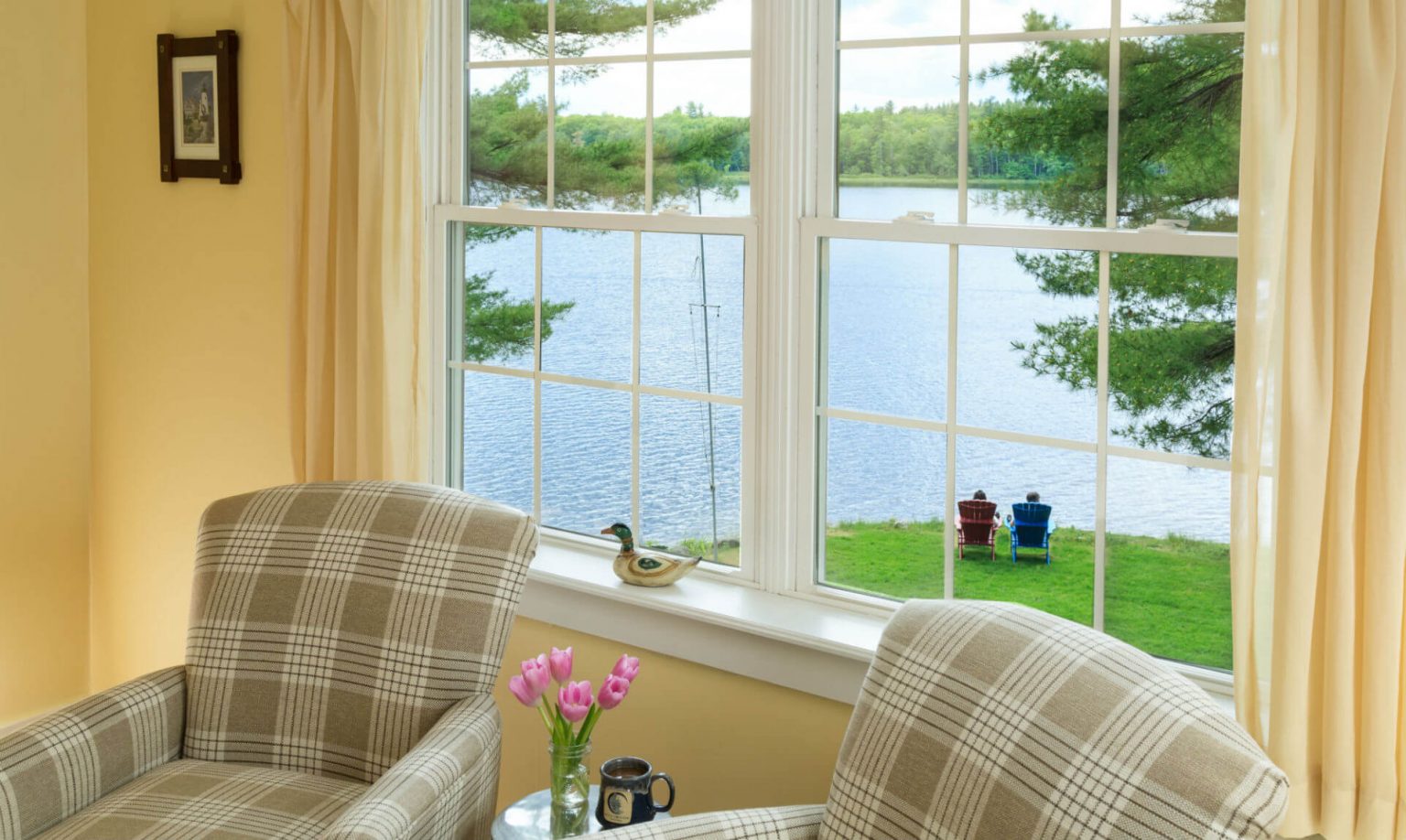 Lovely Corner Room with Gorgeous Lake Views | Penobscot Bay