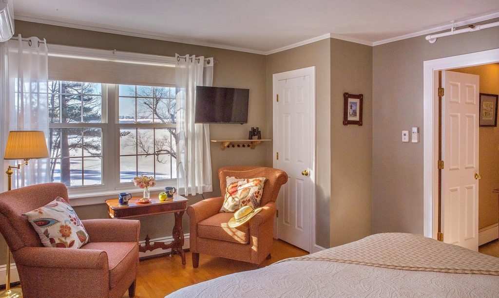 Premium Queen Room with Lovely Views | Sebago Lake