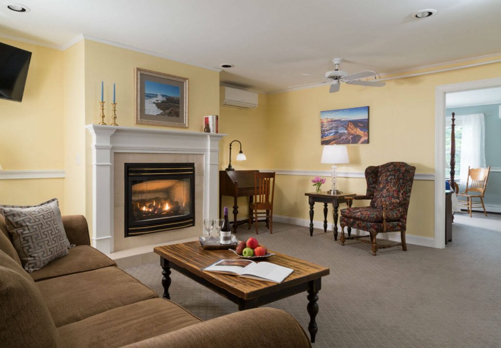 Top-Rated Maine B&B | Premium Guest Rooms With Luxurious Amenities