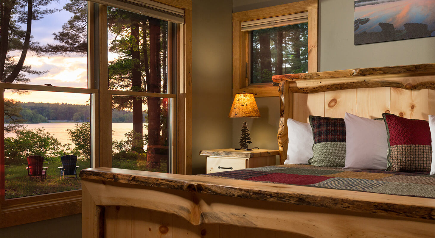 Eagles Nest Cabin Bed with a view