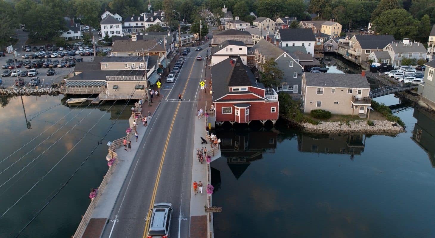  view of the street as you drive into the coastal town of kennebunkport